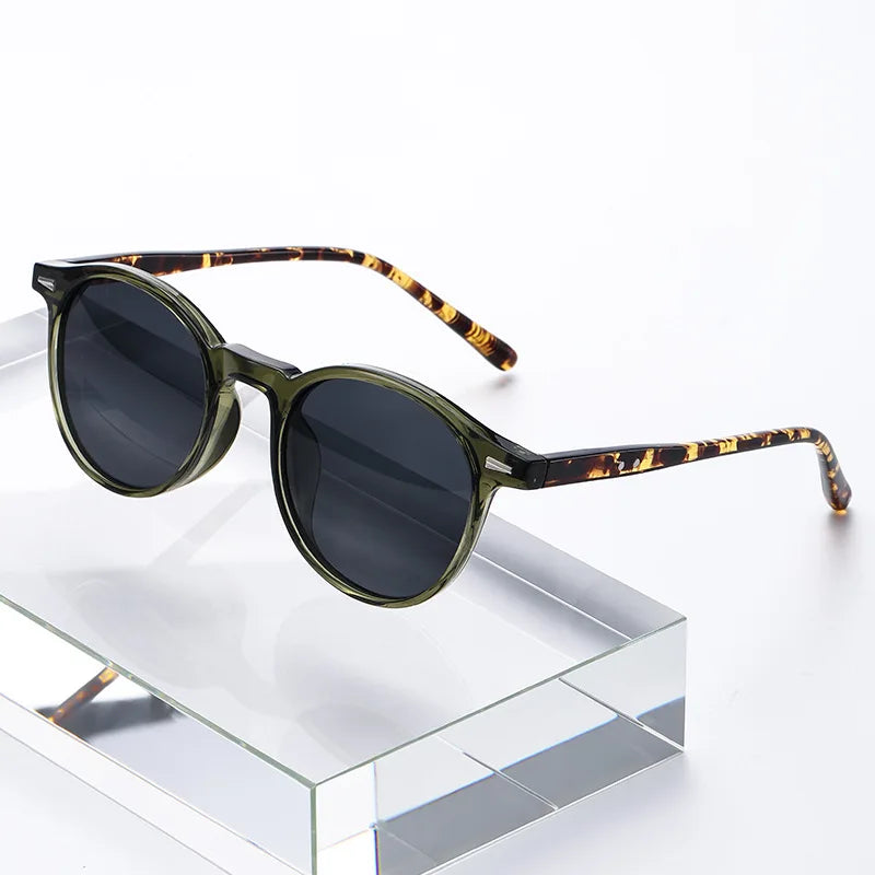 Women’s Vintage Round Sunglasses